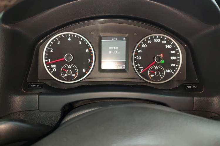 Used Volkswagen Tiguan 2013 1.8 TSI Automatic All-Wheel Drive Luxury Model Instrument Cluster