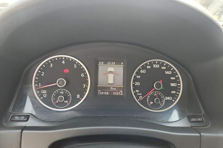 Used Volkswagen Tiguan 2013 1.8 TSI Automatic All-Wheel Drive Luxury Model Instrument Cluster