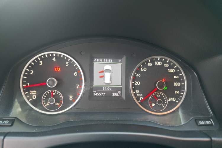 Used Volkswagen Tiguan 2013 2.0 TSI Automatic All-Wheel-Drive Flagship Edition Instrument Cluster