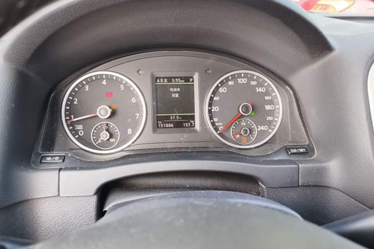 Used Volkswagen Tiguan 2013 1.8 TSI Automatic All-Wheel Drive Luxury Model Instrument Cluster