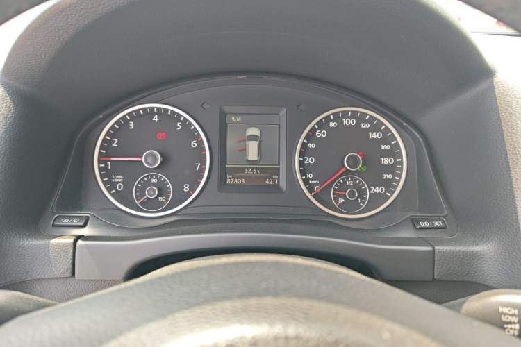 Used Volkswagen Tiguan 2013 2.0 TSI Automatic All-Wheel Drive Luxury Edition Instrument Cluster