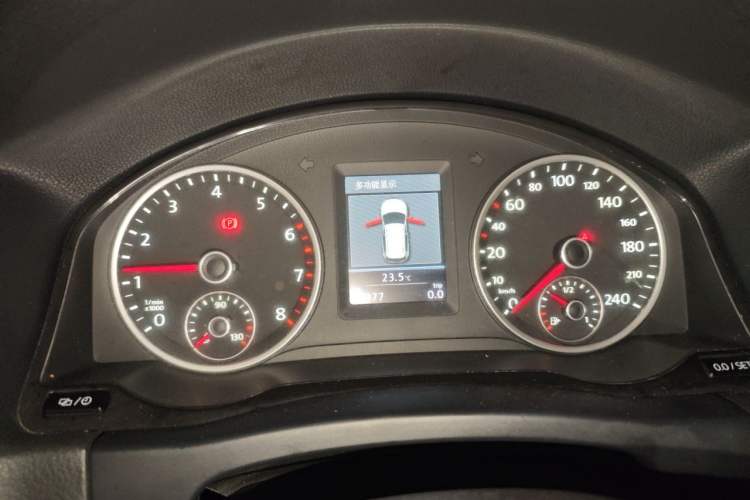 Used Volkswagen Tiguan 2013 1.8 TSI Automatic All-Wheel Drive Luxury Model Instrument Cluster