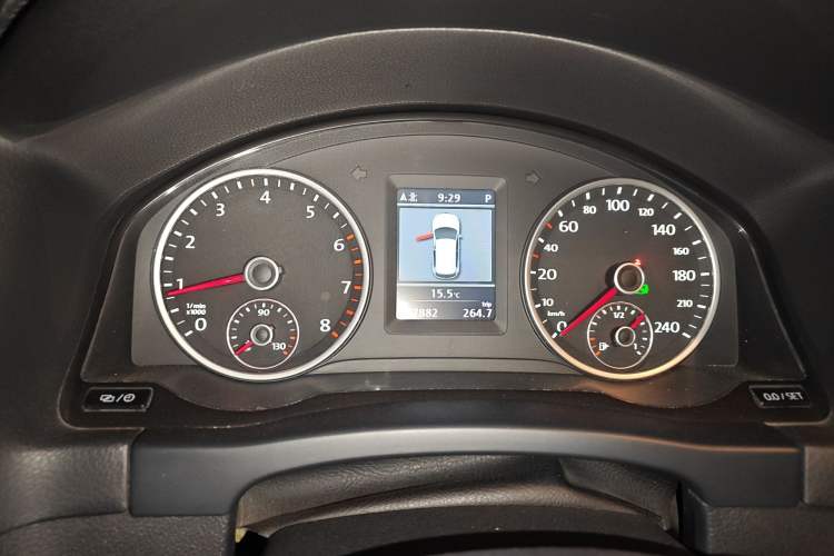 Used Volkswagen Tiguan 2013 1.8 TSI Automatic All-Wheel Drive Luxury Model Instrument Cluster