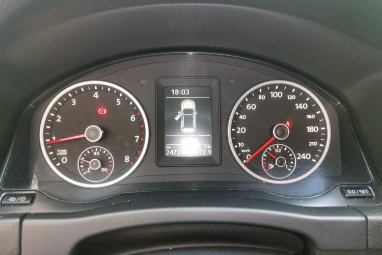 Used Volkswagen Tiguan 2013 1.4 TSI Manual Two-Wheel Drive BlueMotion Edition Instrument Cluster