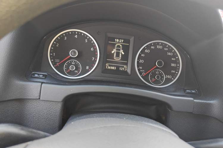 Used Volkswagen Tiguan 2013 1.8TSI Manual Two-Wheel Drive Trend Edition Instrument Cluster