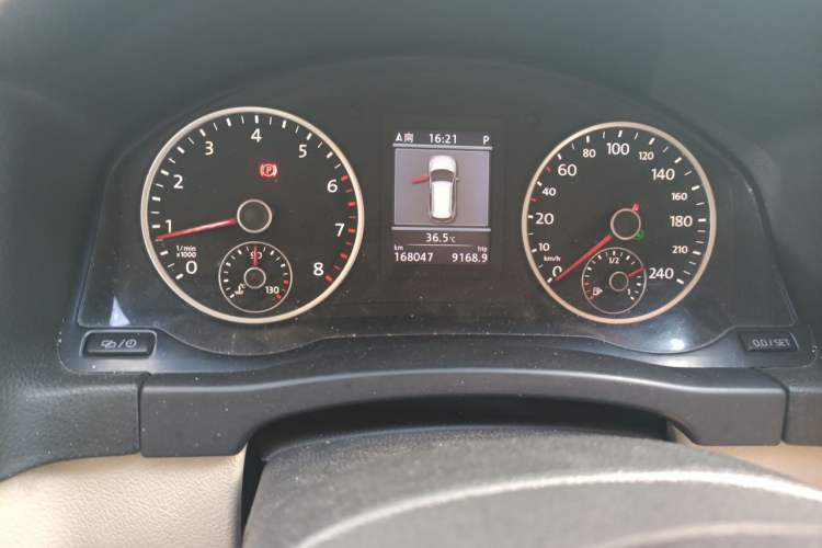Used Volkswagen Tiguan 2013 1.8 TSI Automatic All-Wheel Drive Luxury Model Instrument Cluster