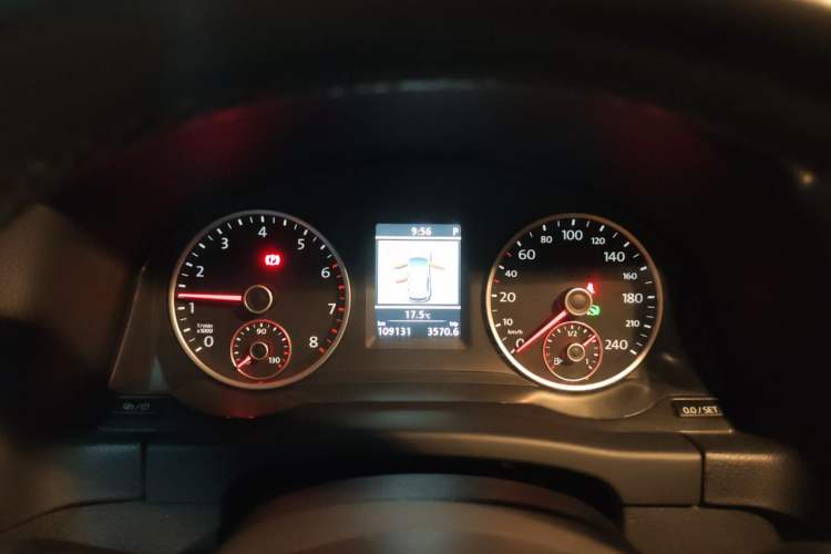 Used Volkswagen Tiguan 2013 1.8 TSI Automatic All-Wheel Drive Luxury Model Instrument Cluster