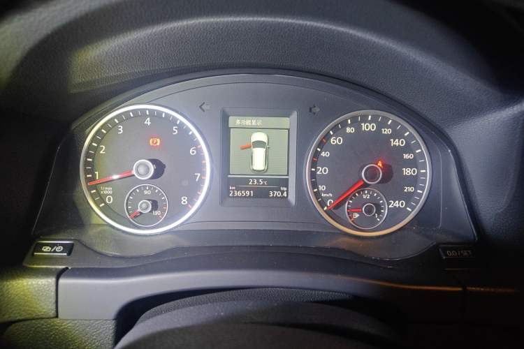 Used Volkswagen Tiguan 2013 1.8 TSI Automatic All-Wheel Drive Luxury Model Instrument Cluster