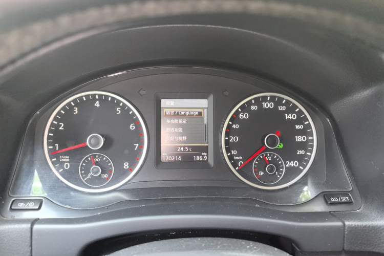 Used Volkswagen Tiguan 2013 1.8 TSI Automatic All-Wheel Drive Luxury Model Instrument Cluster