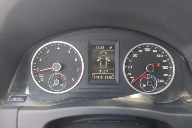 Used Volkswagen Tiguan 2013 1.8TSI Automatic All-Wheel-Drive Comfort Edition Instrument Cluster