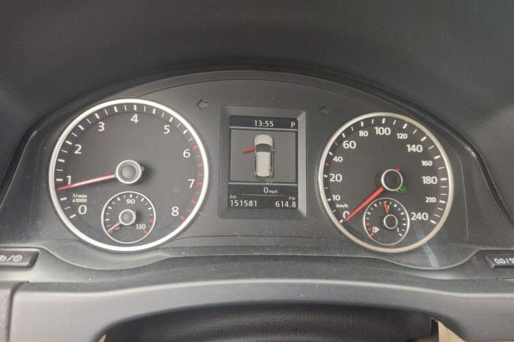 Used Volkswagen Tiguan 2013 1.8 TSI Automatic All-Wheel Drive Luxury Model Instrument Cluster
