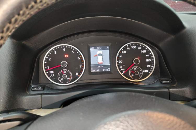 Used Volkswagen Tiguan 2013 1.8 TSI Automatic All-Wheel Drive Luxury Model Instrument Cluster