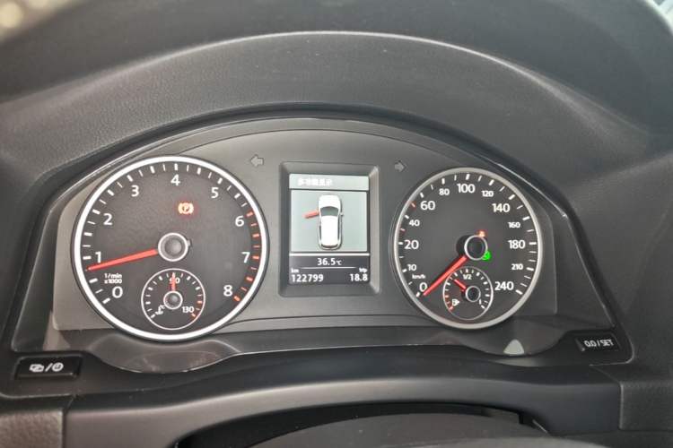 Used Volkswagen Tiguan 2013 1.8 TSI Automatic All-Wheel Drive Luxury Model Instrument Cluster