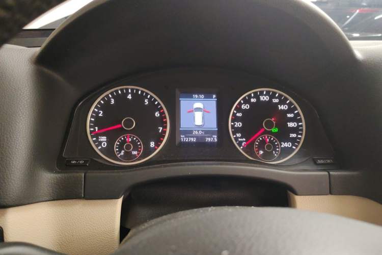 Used Volkswagen Tiguan 2013 2.0 TSI Automatic All-Wheel-Drive Flagship Edition Instrument Cluster