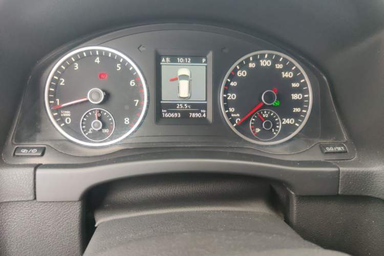 Used Volkswagen Tiguan 2013 1.8 TSI Automatic All-Wheel Drive Luxury Model Instrument Cluster