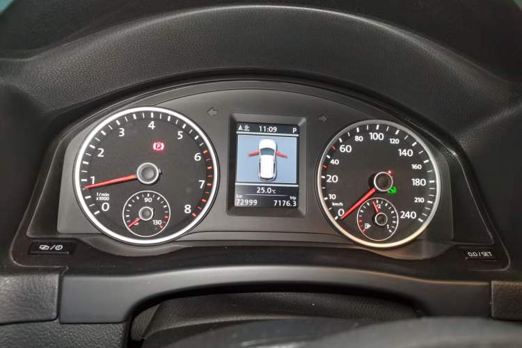 Used Volkswagen Tiguan 2013 1.8TSI Automatic Two-Wheel Drive Luxury Model Instrument Cluster
