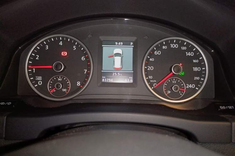 Used Volkswagen Tiguan 2013 2.0 TSI Automatic All-Wheel-Drive Flagship Edition Instrument Cluster