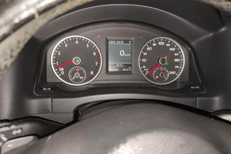 Used Volkswagen Tiguan 2013 2.0 TSI Automatic All-Wheel Drive Luxury Edition Instrument Cluster