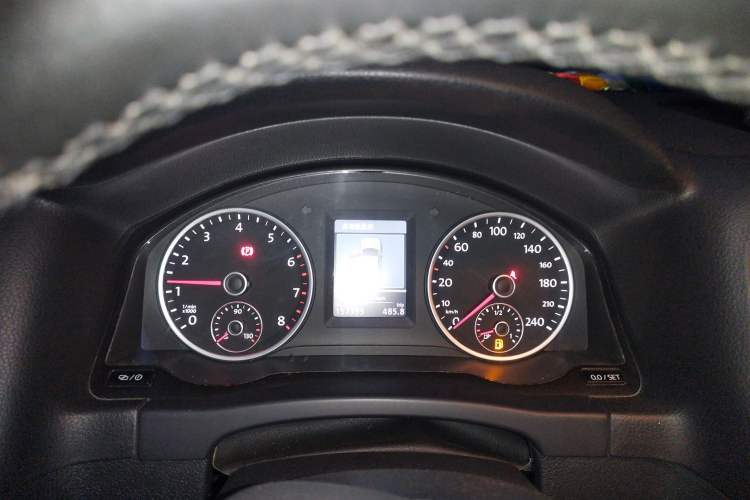 Used Volkswagen Tiguan 2013 1.8 TSI Automatic All-Wheel Drive Luxury Model Instrument Cluster