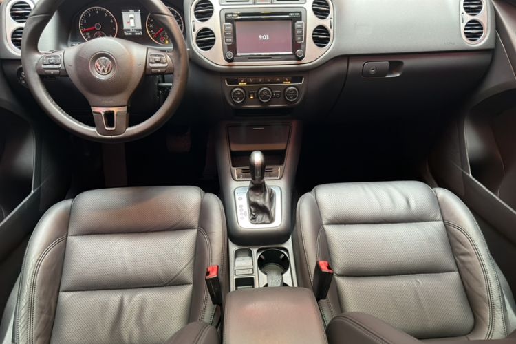 Used Volkswagen Tiguan 2013 1.8 TSI Automatic All-Wheel Drive Luxury Model Interior 2