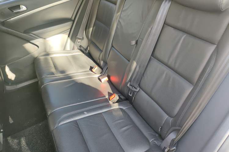 Used Volkswagen Tiguan 2013 1.8TSI Automatic Two-Wheel Drive Luxury Model Interior 4