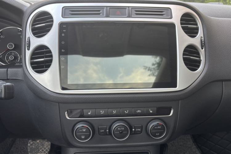 Used Volkswagen Tiguan 2013 1.8TSI Automatic Two-Wheel Drive Luxury Model Interior 6