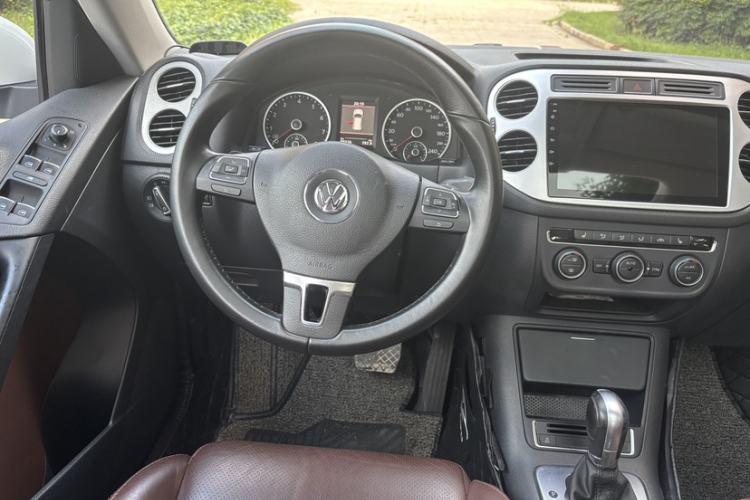 Used Volkswagen Tiguan 2013 1.8TSI Automatic Two-Wheel Drive Luxury Model Interior 9