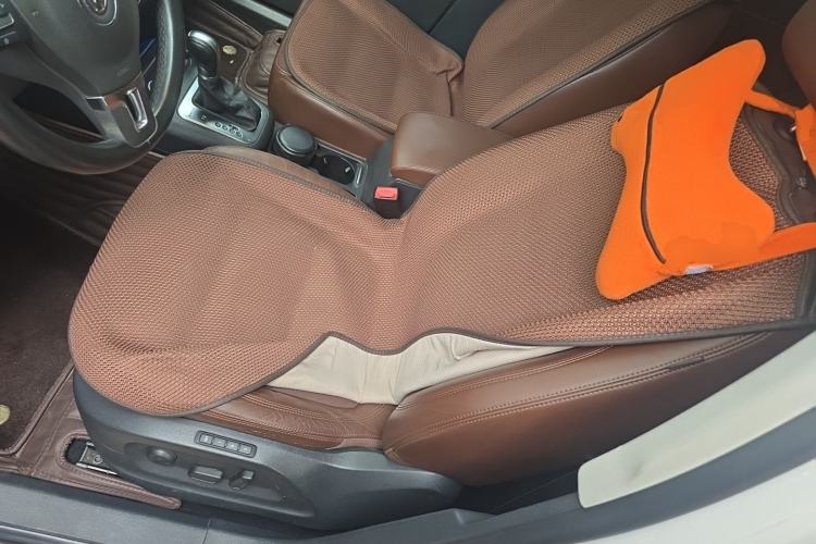 Used Volkswagen Tiguan 2013 2.0 TSI Automatic All-Wheel-Drive Flagship Edition Left Front Seat
