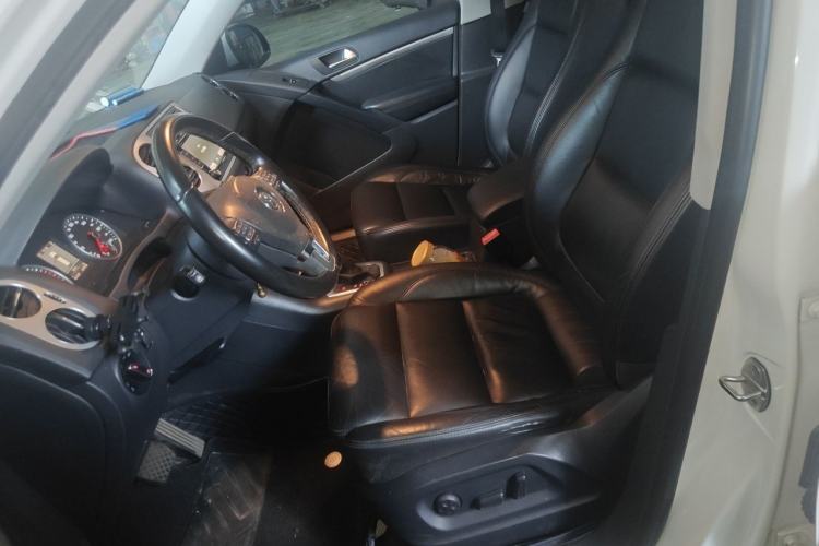 Used Volkswagen Tiguan 2013 1.8 TSI Automatic All-Wheel Drive Luxury Model Left Front Seat
