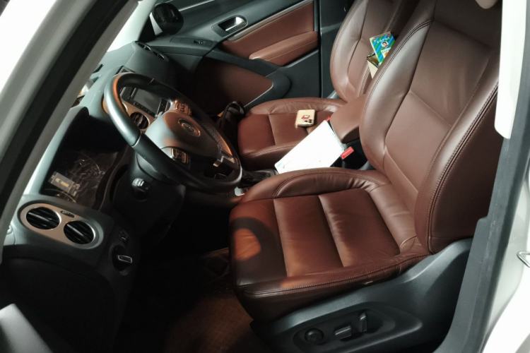 Used Volkswagen Tiguan 2013 1.8 TSI Automatic All-Wheel Drive Luxury Model Left Front Seat