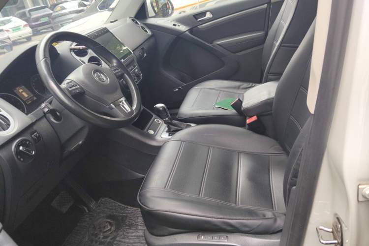 Used Volkswagen Tiguan 2013 2.0 TSI Automatic All-Wheel-Drive Flagship Edition Left Front Seat