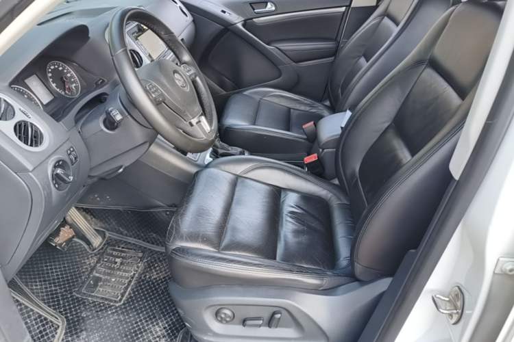 Used Volkswagen Tiguan 2013 1.8 TSI Automatic All-Wheel Drive Luxury Model Left Front Seat