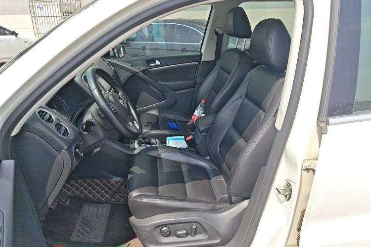 Used Volkswagen Tiguan 2013 2.0 TSI Automatic All-Wheel Drive Luxury Edition Left Front Seat