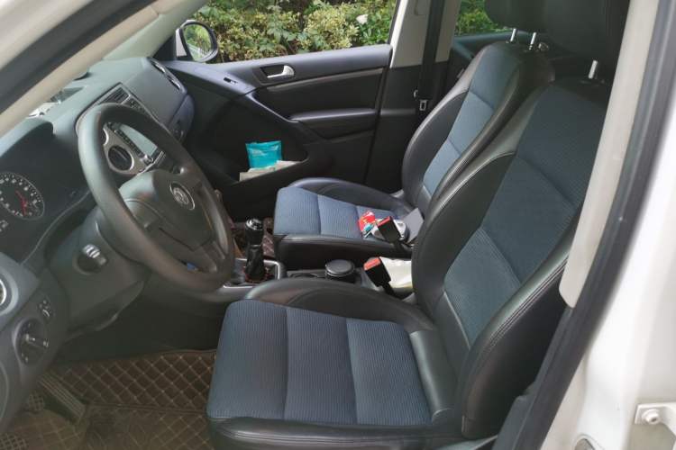 Used Volkswagen Tiguan 2013 1.4 TSI Manual Two-Wheel Drive BlueMotion Edition Left Front Seat