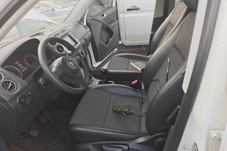 Used Volkswagen Tiguan 2013 1.8TSI Manual Two-Wheel Drive Trend Edition Left Front Seat