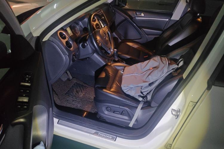 Used Volkswagen Tiguan 2013 1.8 TSI Automatic All-Wheel Drive Luxury Model Left Front Seat