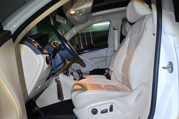 Used Volkswagen Tiguan 2013 1.8 TSI Automatic All-Wheel Drive Luxury Model Left Front Seat