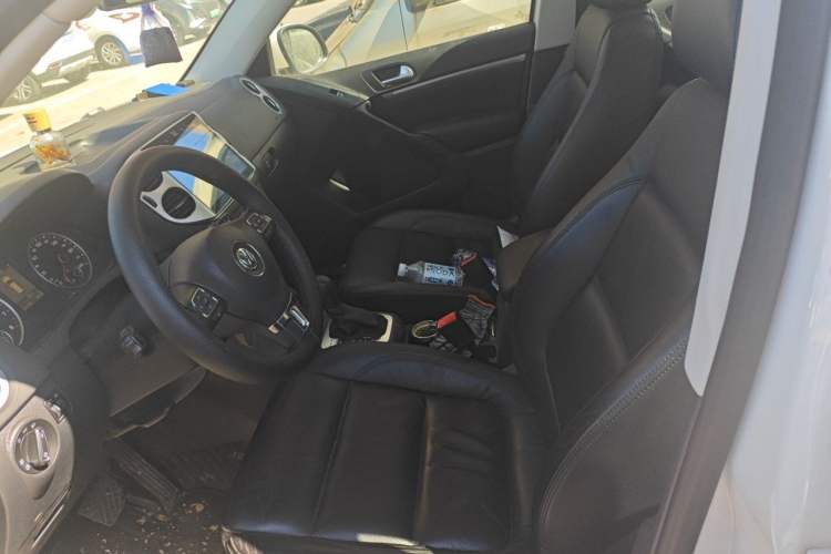 Used Volkswagen Tiguan 2013 1.8 TSI Automatic All-Wheel Drive Luxury Model Left Front Seat