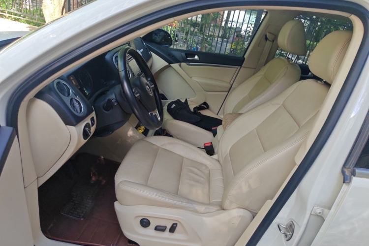 Used Volkswagen Tiguan 2013 1.8 TSI Automatic All-Wheel Drive Luxury Model Left Front Seat