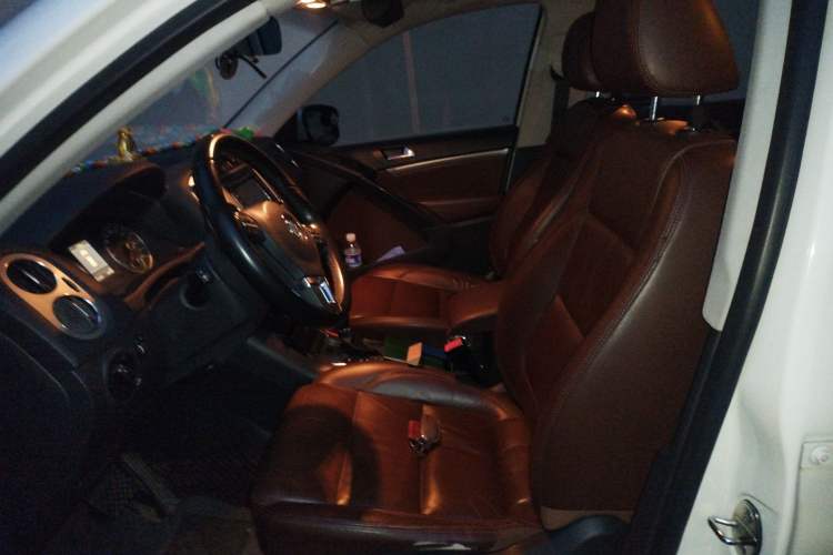 Used Volkswagen Tiguan 2013 1.8 TSI Automatic All-Wheel Drive Luxury Model Left Front Seat
