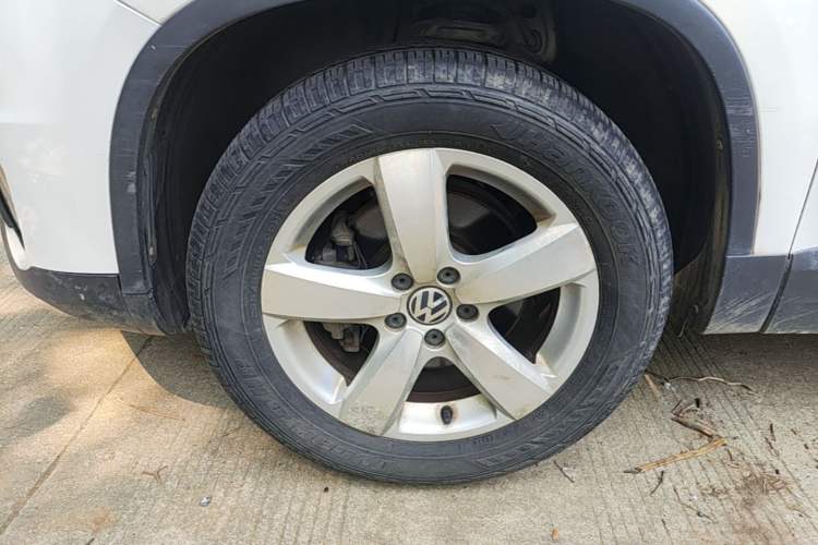 Used Volkswagen Tiguan 2013 1.8 TSI Automatic Two-Wheel Drive Comfort Edition Left Front Wheel Hub