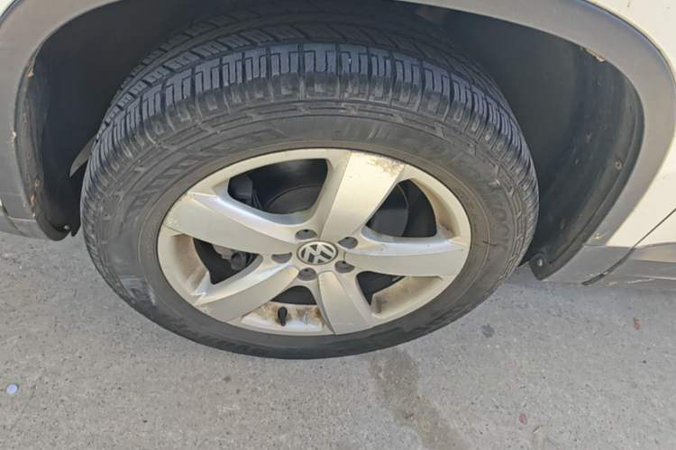 Used Volkswagen Tiguan 2013 1.8 TSI Automatic Two-Wheel Drive Comfort Edition Left Front Wheel Hub