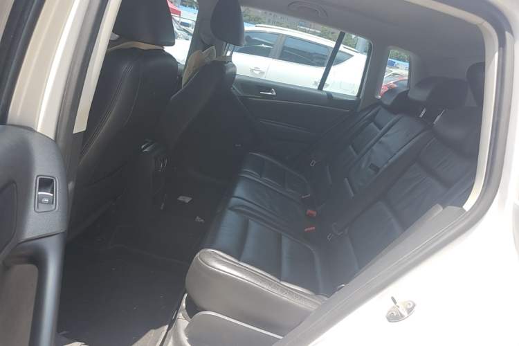 Used Volkswagen Tiguan 2013 1.8 TSI Automatic Two-Wheel Drive Comfort Edition Left Rear Seat