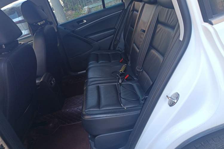 Used Volkswagen Tiguan 2013 1.8 TSI Automatic All-Wheel Drive Luxury Model Left Rear Seat