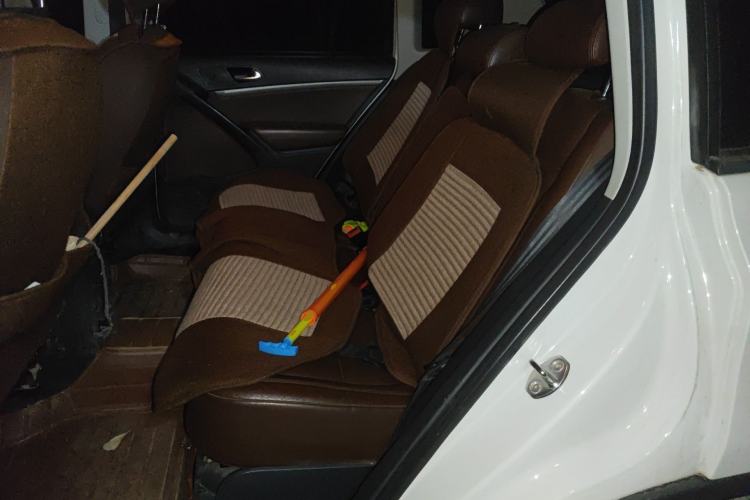 Used Volkswagen Tiguan 2013 1.8 TSI Automatic All-Wheel Drive Luxury Model Left Rear Seat