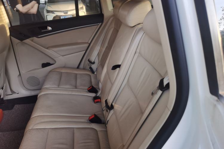 Used Volkswagen Tiguan 2013 1.8 TSI Automatic All-Wheel Drive Luxury Model Left Rear Seat