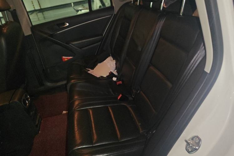 Used Volkswagen Tiguan 2013 1.8 TSI Automatic All-Wheel Drive Luxury Model Left Rear Seat