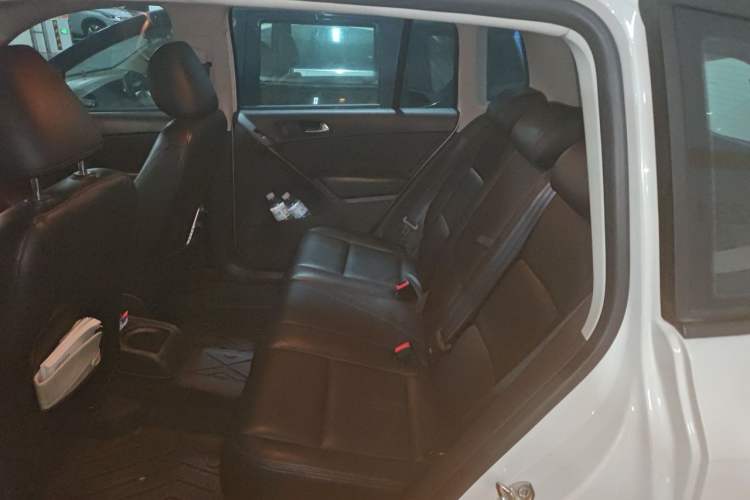 Used Volkswagen Tiguan 2013 1.8TSI Manual Two-Wheel Drive Trend Edition Left Rear Seat