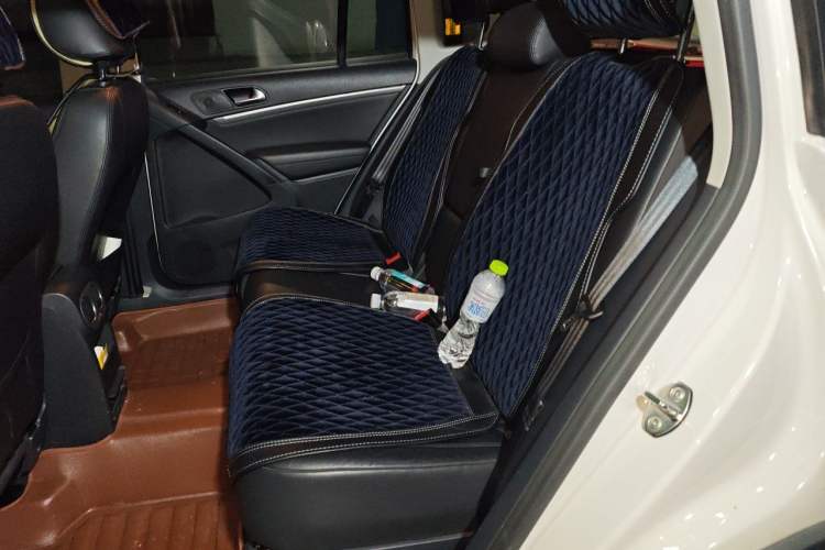 Used Volkswagen Tiguan 2013 1.8 TSI Automatic All-Wheel Drive Luxury Model Left Rear Seat