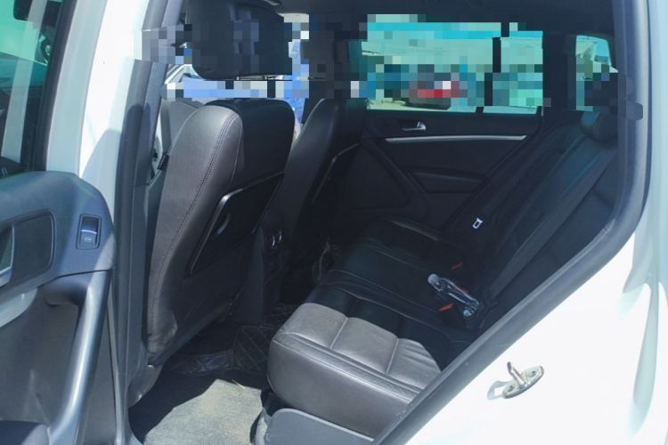Used Volkswagen Tiguan  Left Rear Seat